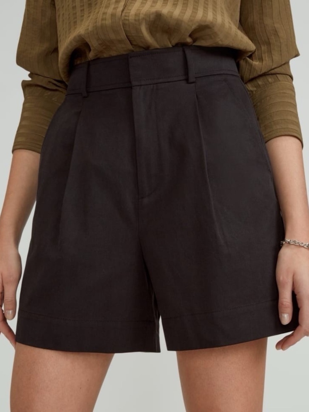 Everlane The Draper Short In Buttersmooth Sz 2 High Waist Pleated